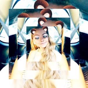 Meet your Posher, Alexis